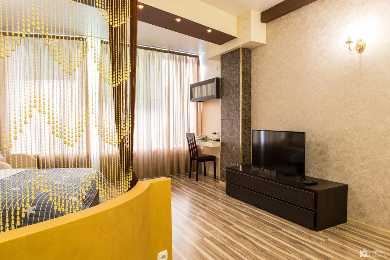Seven Eleven Apartment Hotel In Most City Dniepropietrowsk Zewnętrze zdjęcie